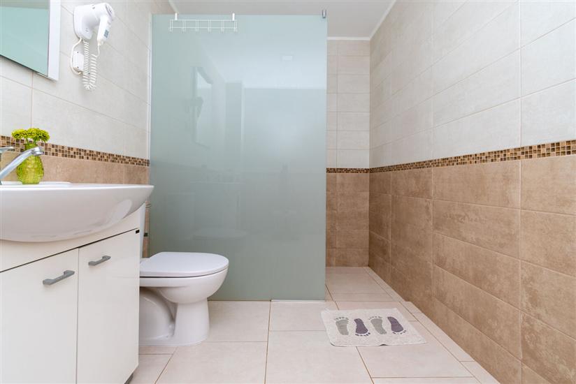 Apartment A5, for 5 persons