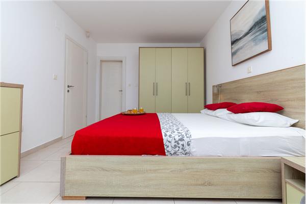 Apartment A5, for 5 persons