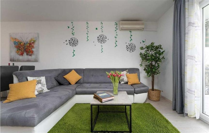 Apartment A1, for 5 persons
