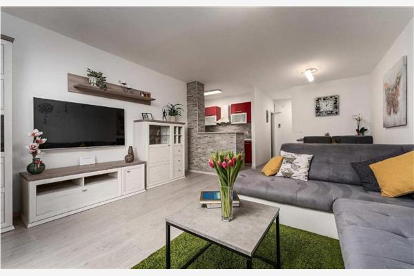 Apartment A1, for 5 persons