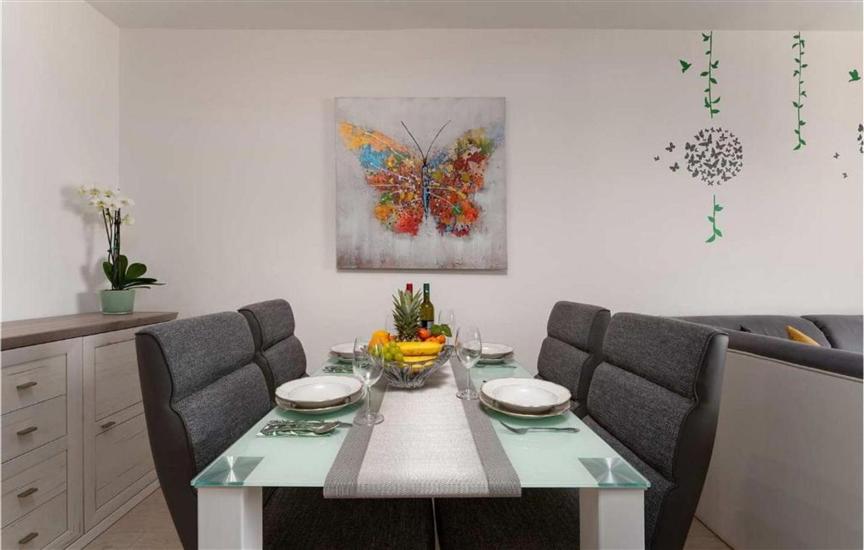 Apartment A1, for 5 persons