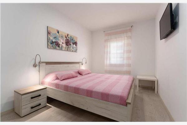 Apartment A1, for 5 persons