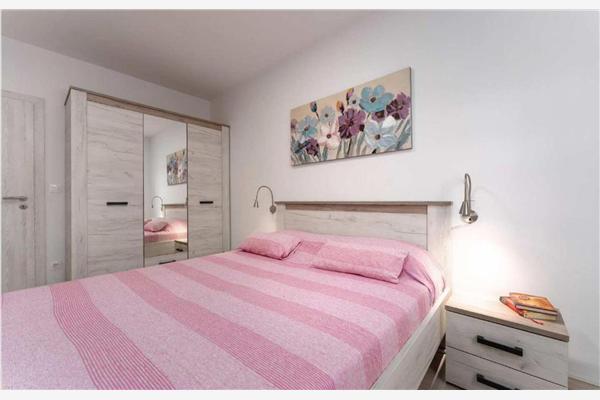 Apartment A1, for 5 persons