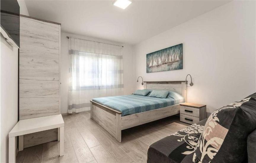 Apartment A1, for 5 persons