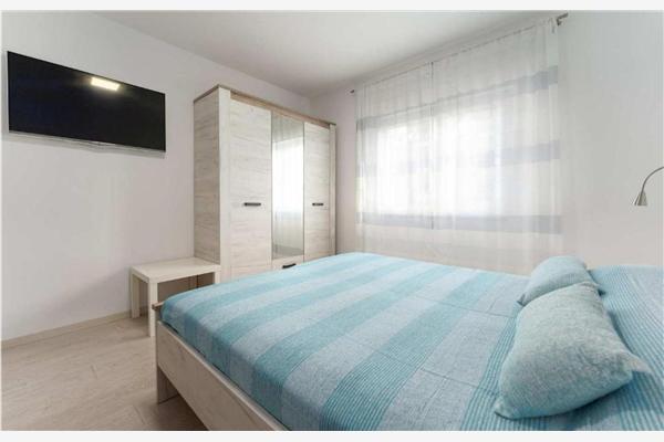 Apartment A1, for 5 persons