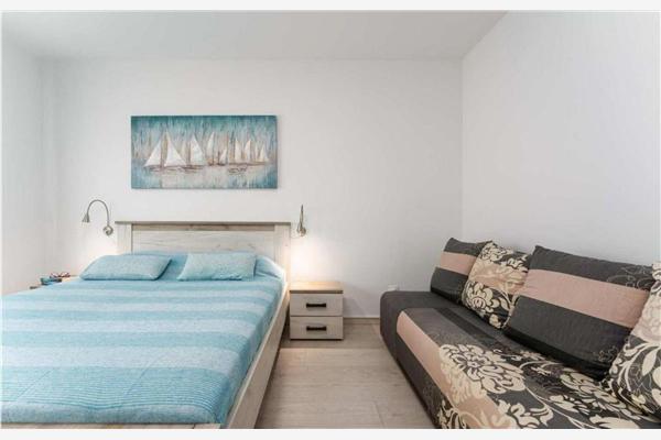 Apartment A1, for 5 persons