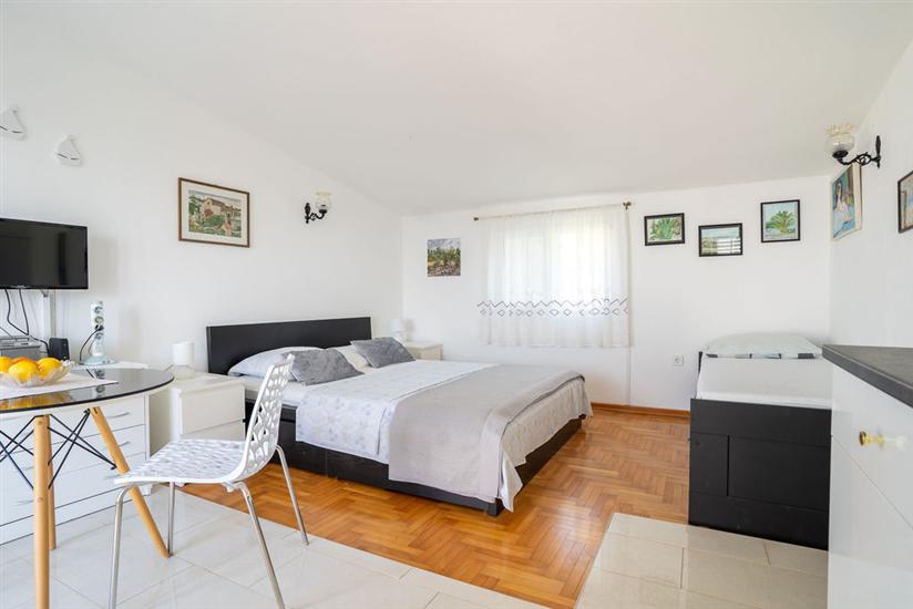 Apartment A2, for 3 persons