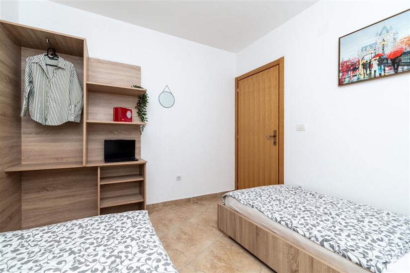 Apartment A4, for 5 persons