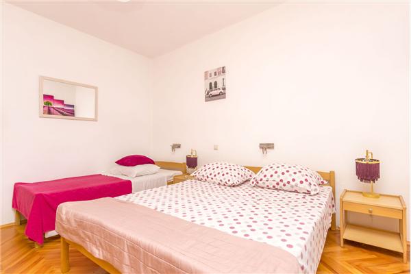 Apartment A3, for 5 persons