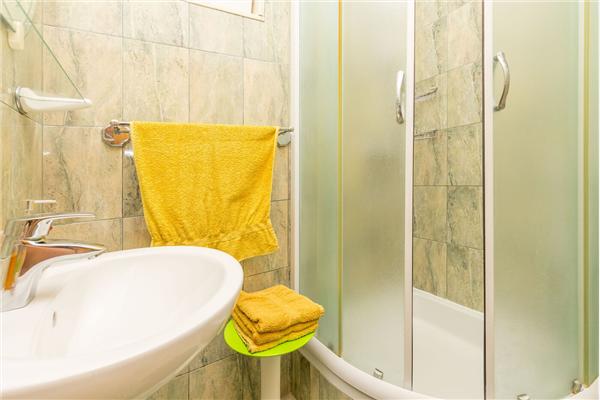 Apartment A3, for 5 persons