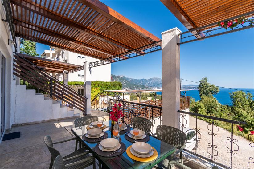 Apartment A8, for 5 persons