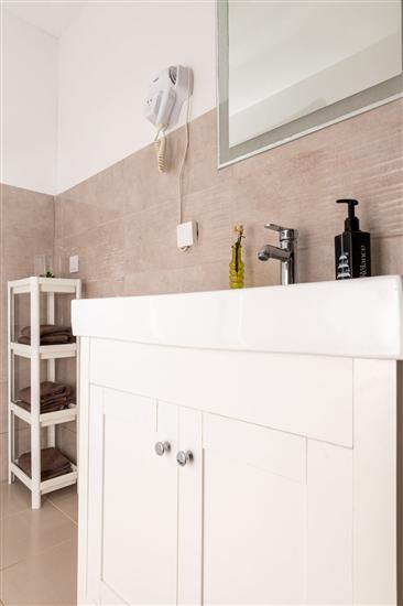 Apartment A8, for 5 persons