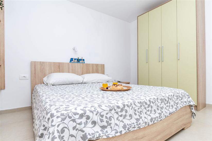 Apartment A8, for 5 persons