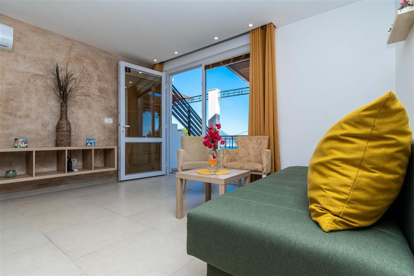 Apartment A8, for 5 persons