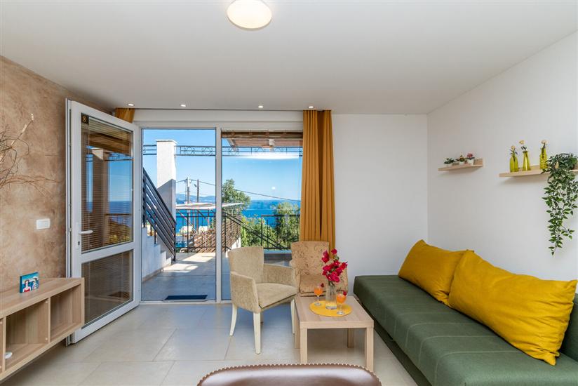 Apartment A8, for 5 persons