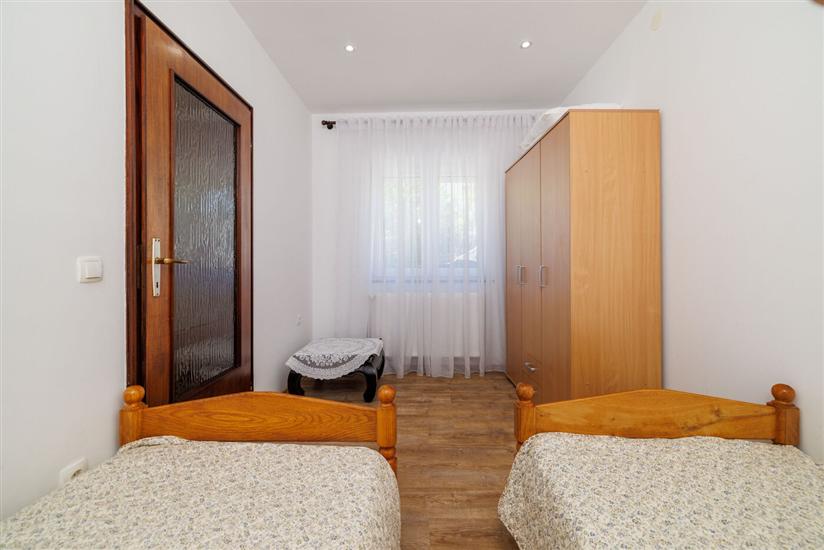 Apartment A4, for 8 persons