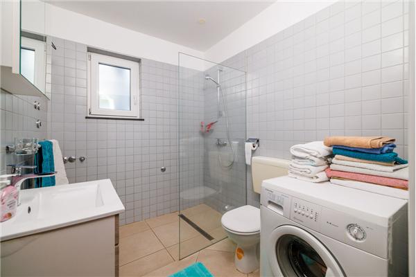 Apartment A4, for 8 persons