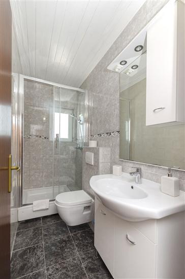 Apartment A1, for 7 persons