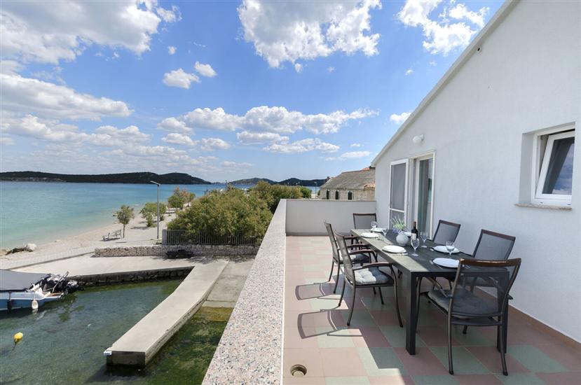 Apartment A1, for 7 persons