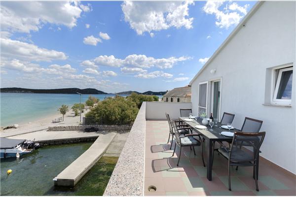Apartment A1, for 7 persons