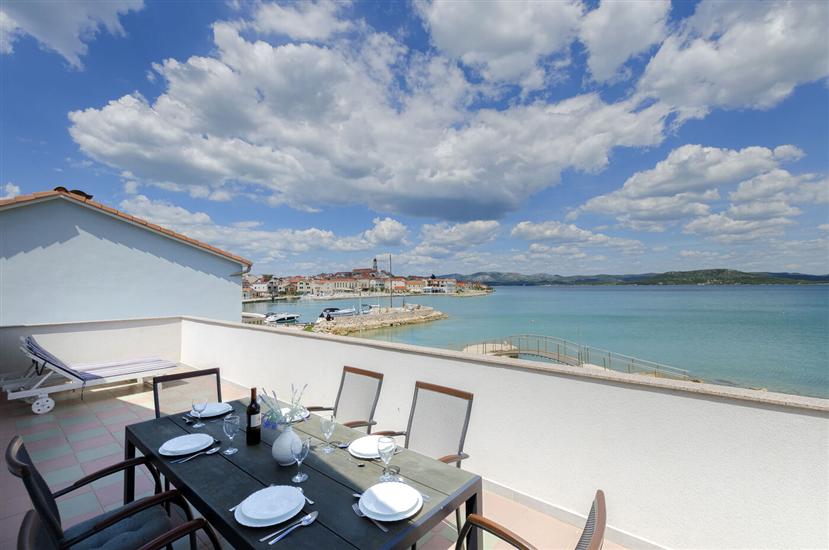 Apartment A1, for 7 persons