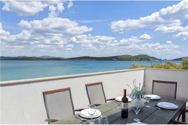 Apartment A1, for 7 persons