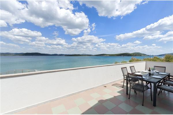 Apartment A1, for 7 persons