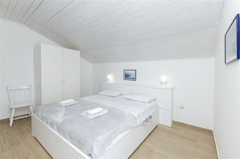 Apartment A1, for 7 persons