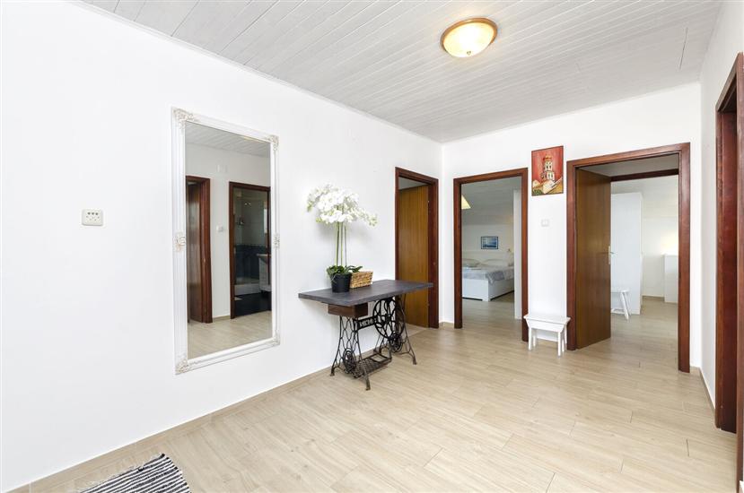 Apartment A1, for 7 persons