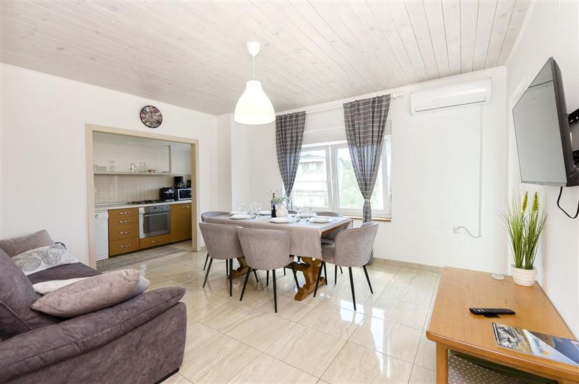 Apartment A1, for 7 persons