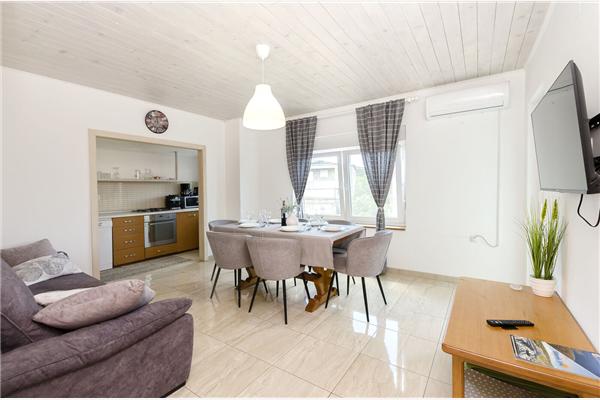 Apartment A1, for 7 persons