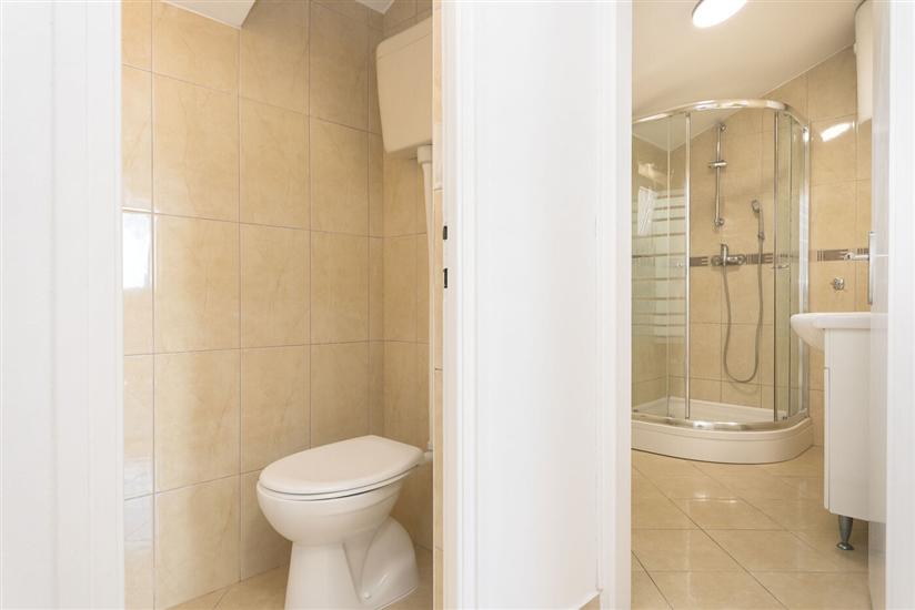 Apartment A1, for 5 persons
