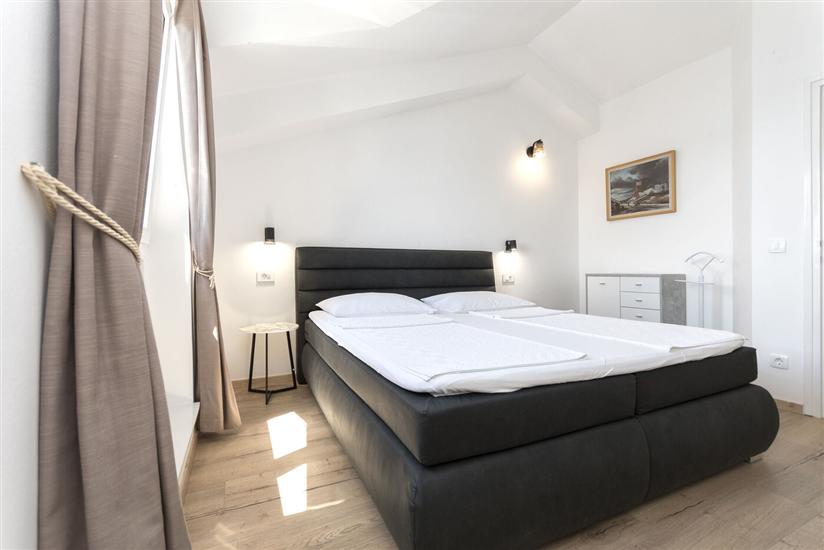 Apartment A1, for 5 persons