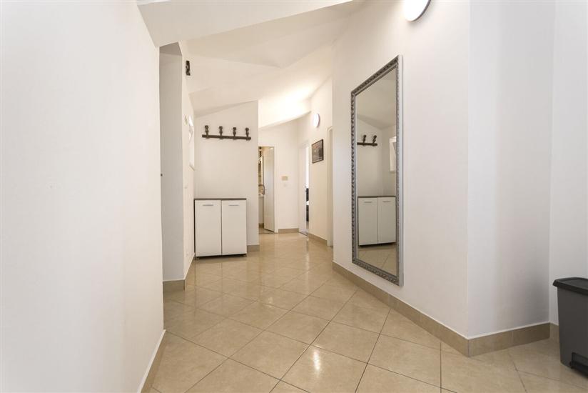 Apartment A1, for 5 persons
