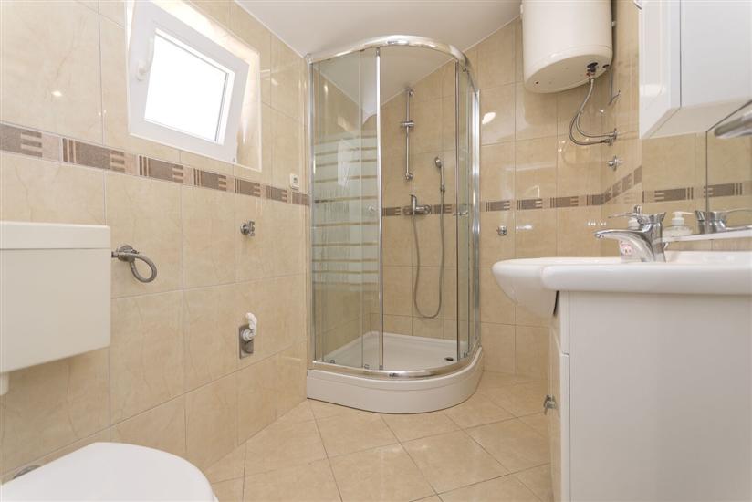 Apartment A1, for 5 persons