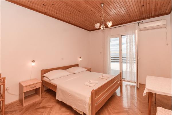Apartment A1, for 6 persons