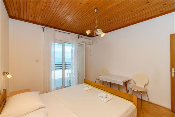 Apartment A1, for 6 persons