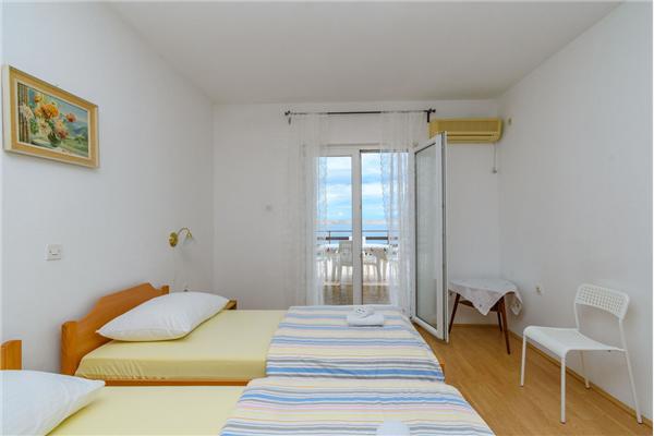 Apartment A1, for 6 persons