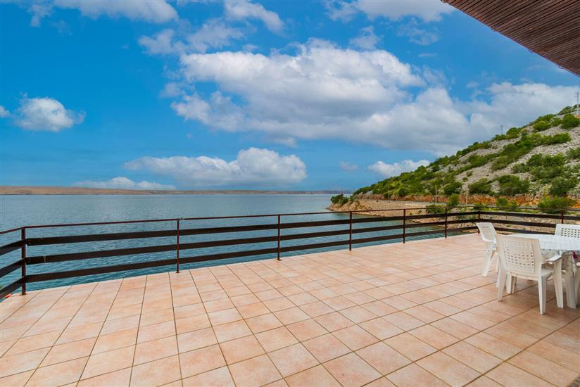 Apartment A1, for 6 persons