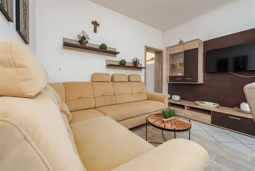Apartment A6, for 4 persons