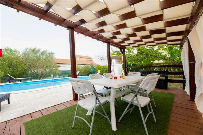 House Bistre