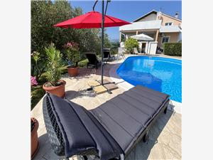 House Bistre Radovin (Ražanac), Size 100.00 m2, Accommodation with pool