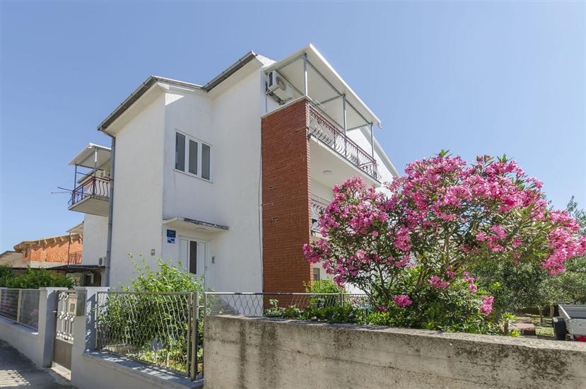 Apartments and Rooms Josipa