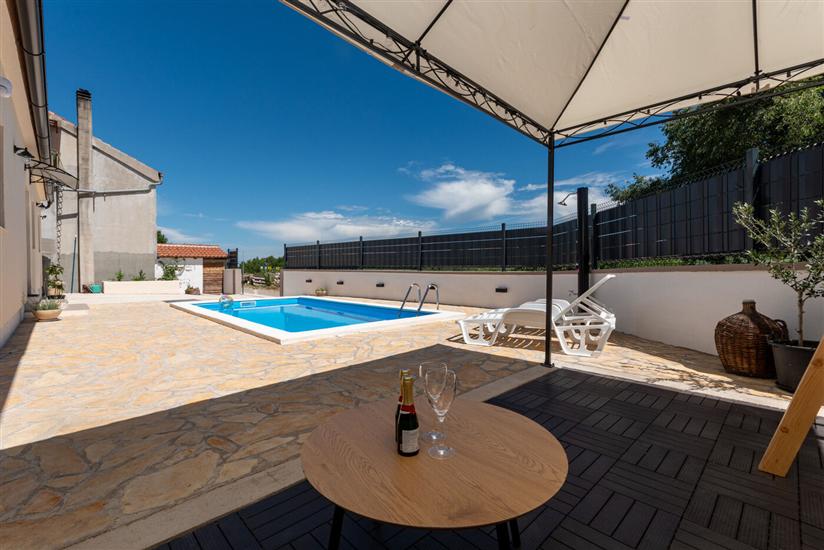 House Mirakul near Krka Private Pool