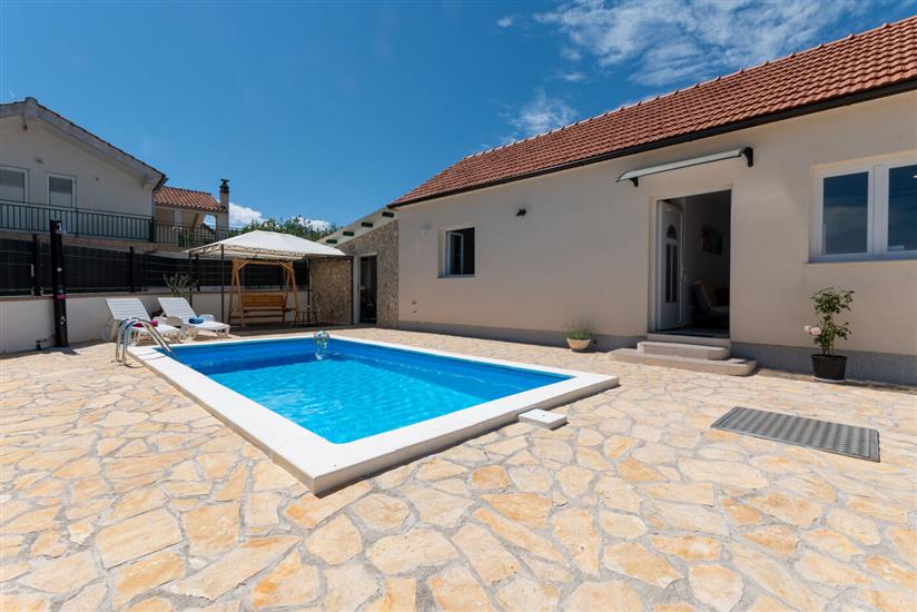 Dom Mirakul near Krka Private Pool