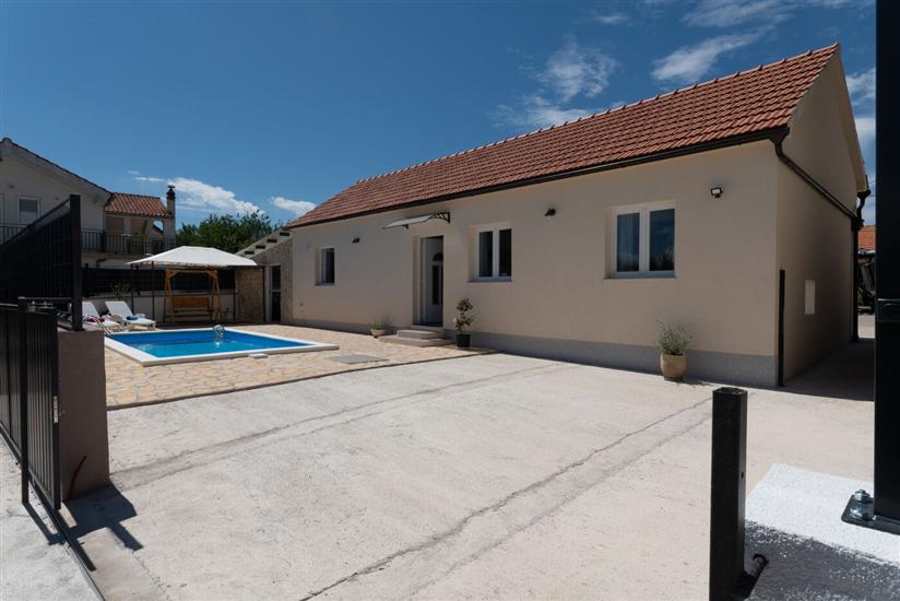 House Mirakul near Krka Private Pool