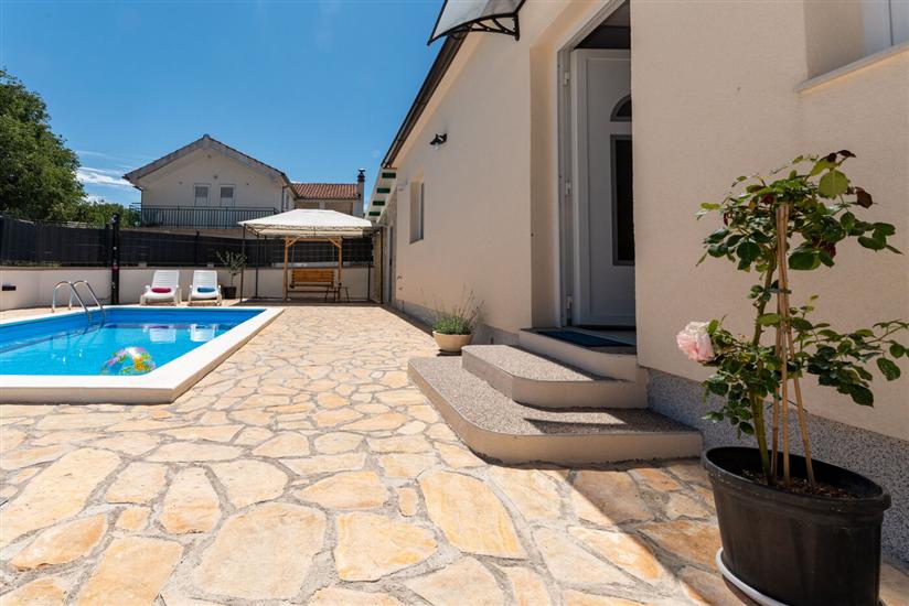 Dom Mirakul near Krka Private Pool