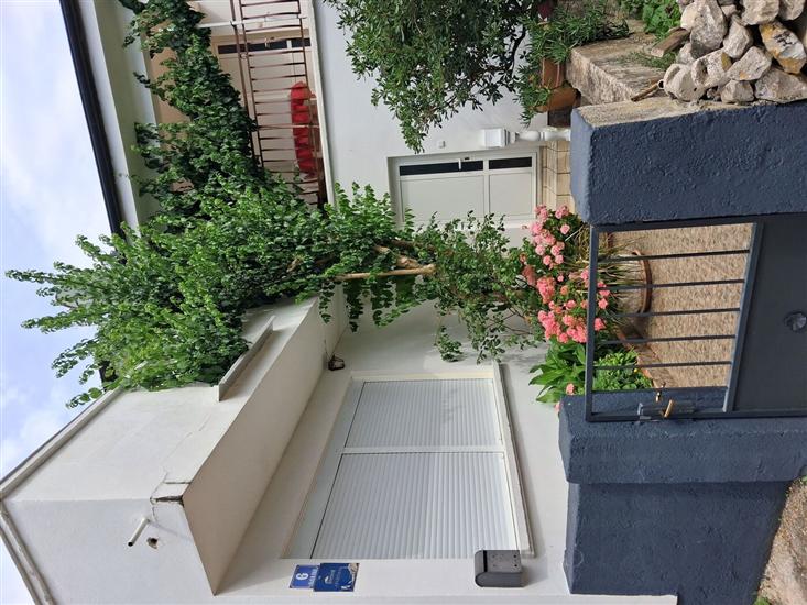 Apartments Midi