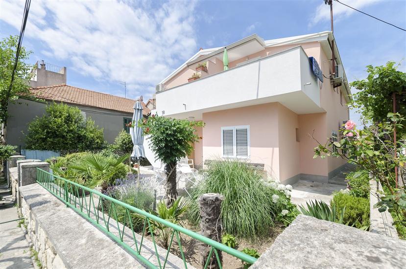 Apartments Miroslava