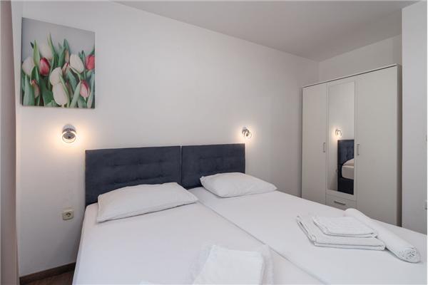 Apartment A17, for 6 persons